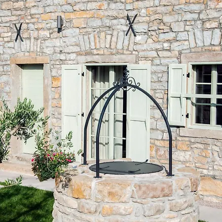 Hisa Marija Villa Zgornje Skofije